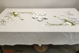 Khăn trải bàn thêu đầm sen trắng 200x150cm - gồm 8 khăn ăn